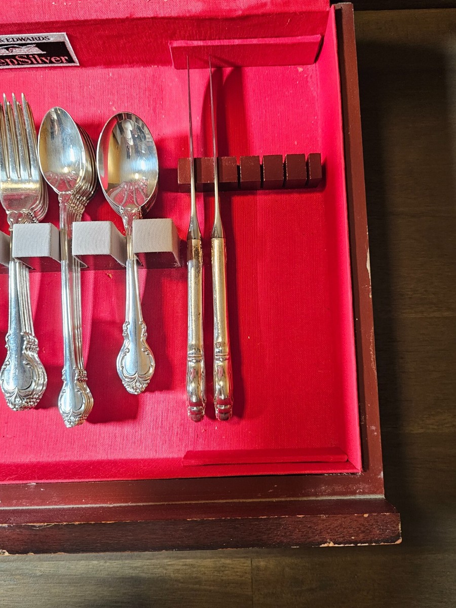 Holmes & Edwards Silver Fashion Inlaid Deep Silver Set of 52 with