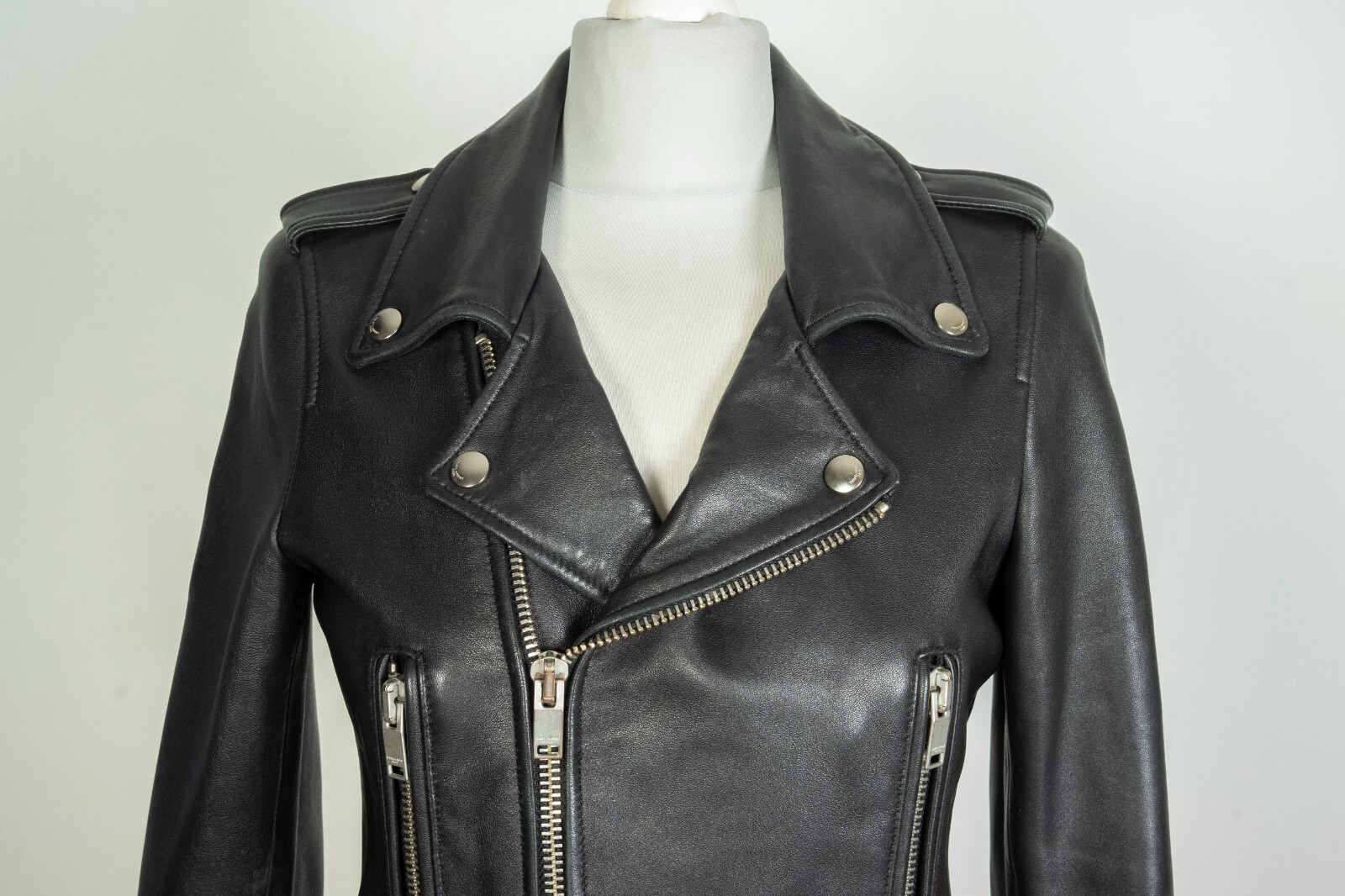 Giacca in pelle da moto classica da donna Saint Laurent Paris YSL taglia S M