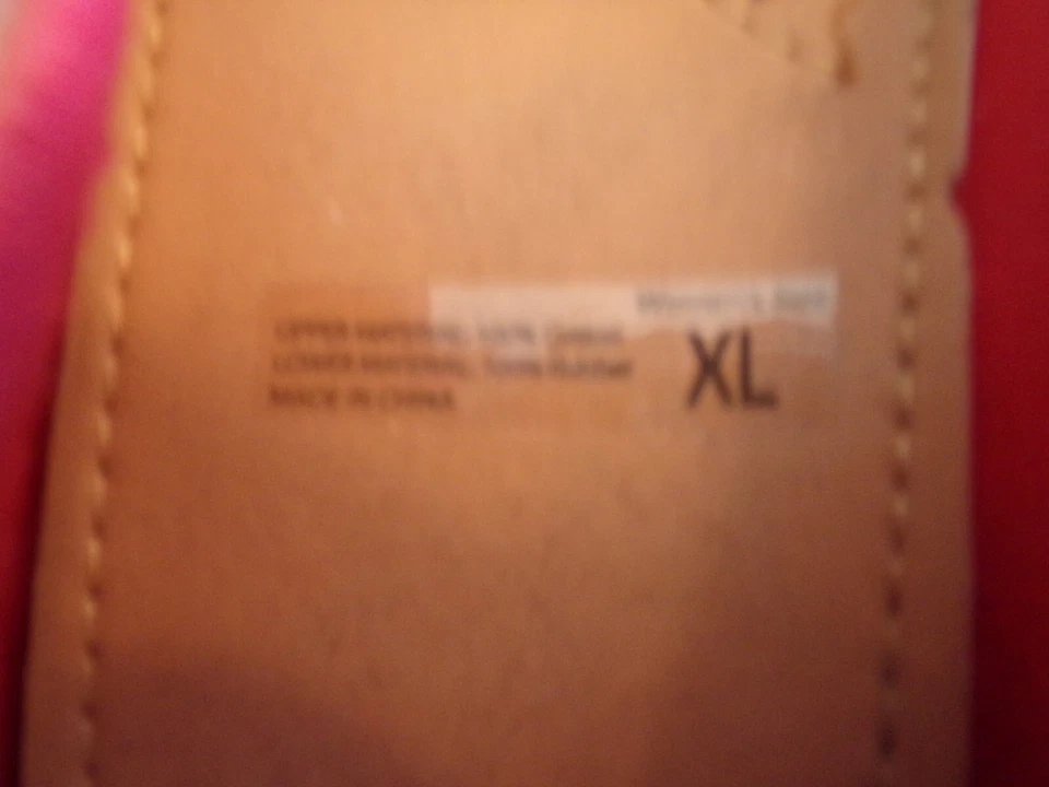 MLB Arizona Deiamondbacks Ladies Red Canvas Shoes Slippers Forever  (XL/10) $18 - Image 3 of 4