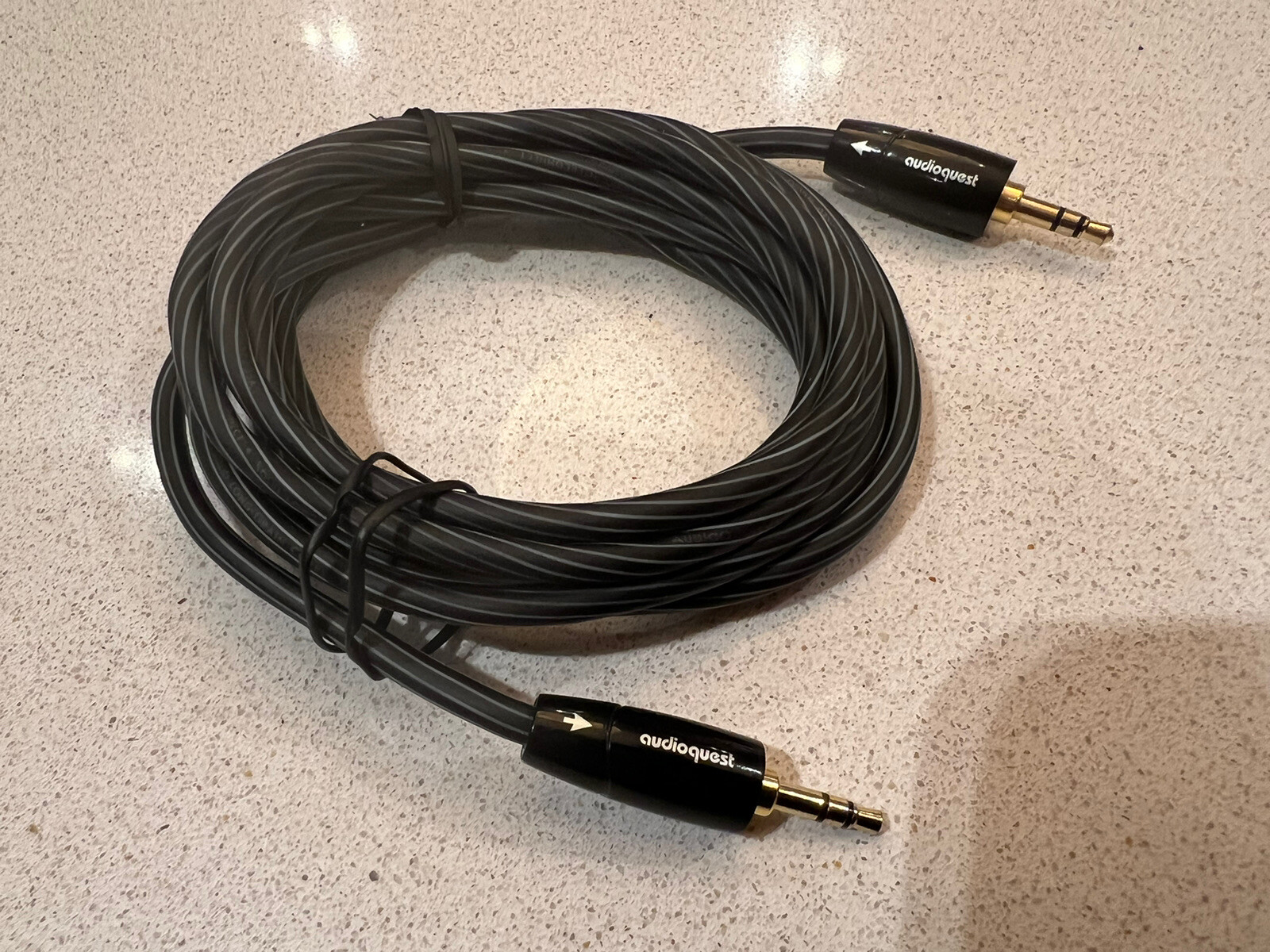 CHORD MOJO 2 Portable DAC + CHORD leather case + AUDIOQUEST headphone