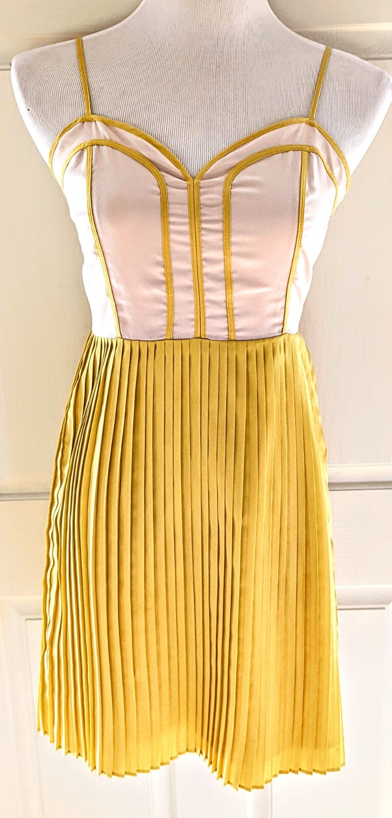 Elle Retro Sun Dress Sundress Mustard Yellow u0026 White Pleated Skirt Small 4  | eBay