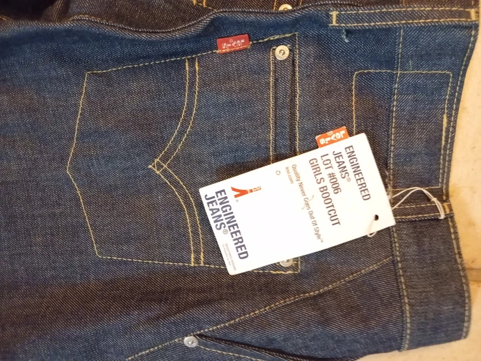 LEVI STAUSS ENGINEERED JEANS GIRLS BOOTCUT  W26 (36 FR) L32 neuf avec etiquettes - Photo 2/4
