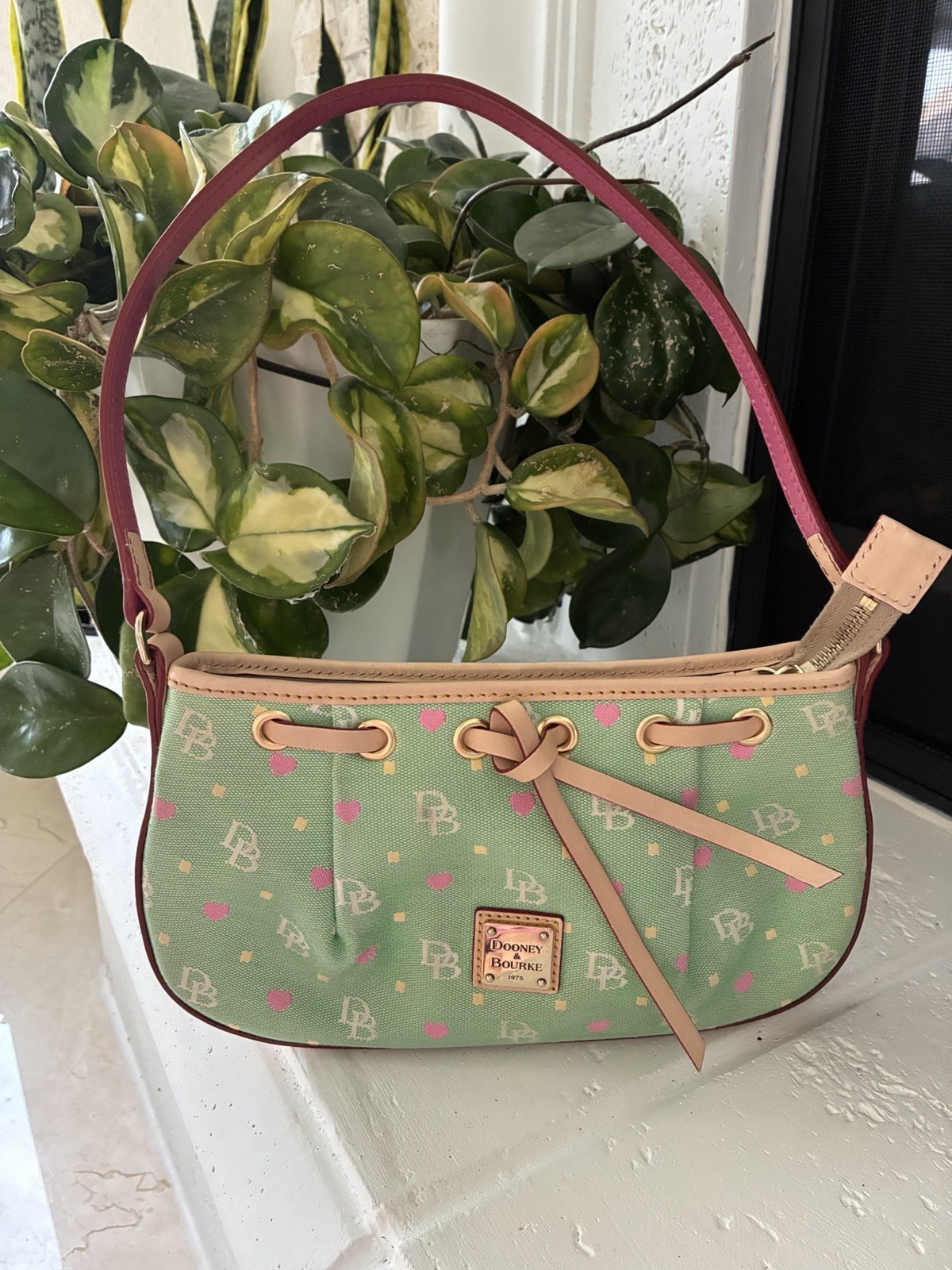 Dooney And Bourke Vintage Green Pink Heart 🩷 Canvas Tan Leather Shoulder Ba