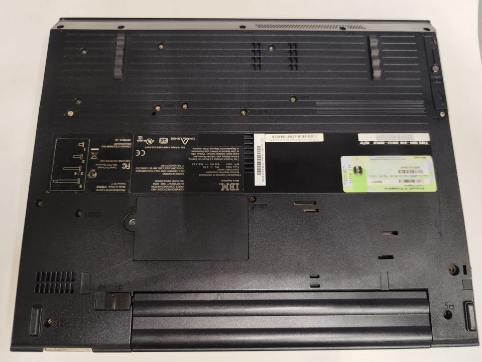 Notebook IBM ThinkPad R50e Retro Pentium M 1.5GB 40GB XP Funzionante vintage - Immagine 2 di 4