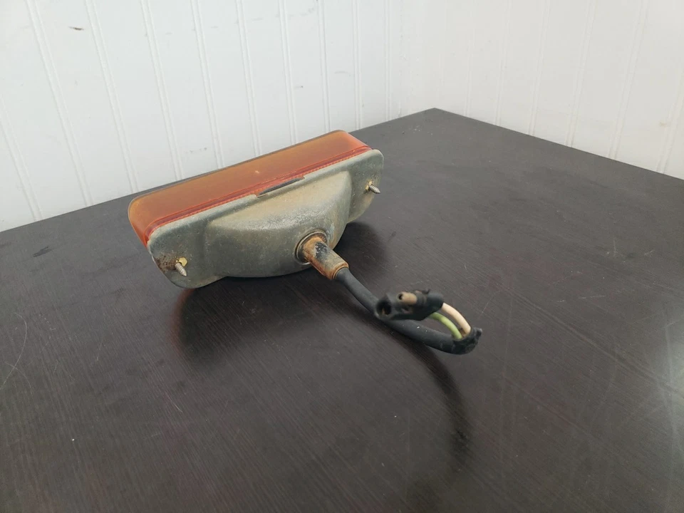 Dodge Pickup Truck D100 D150 D250 Ramcharger luz de estacionamiento de giro lado del conductor LH OEM Foto 3 de 4