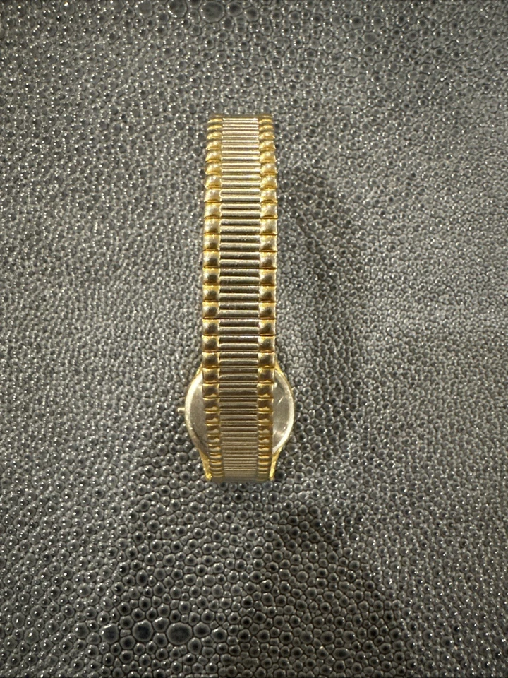 Reloj para mujer Wittnauer Diamond Accent JV8071 076 banda plateada/oro Foto 3 de 3