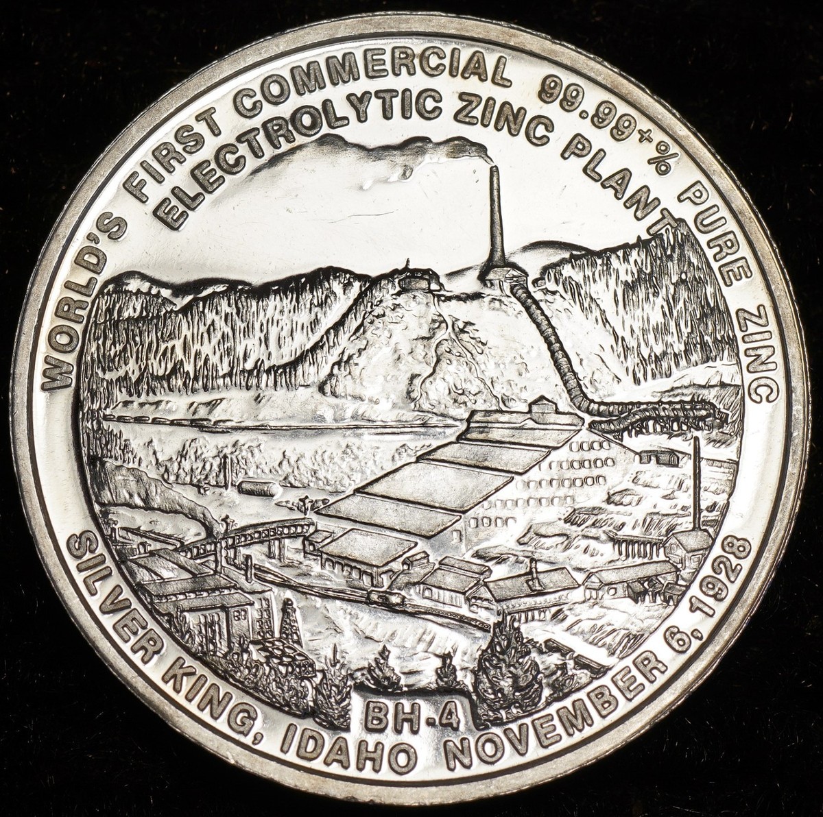 1982 BUNKER HILL Kellogg Idaho 1oz 999 Silver round + ZINC Plant