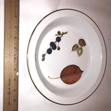 Royal Worcester "wild harvest" 1963 round 10 5/8” Dish England