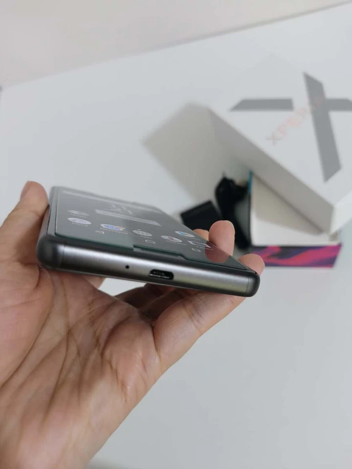 Sony Xperia X Performance Dual F8132 Android 32GB 23MP Unlocked 4G fully working - Image 4 of 4