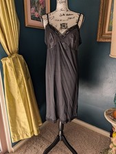 Vanity Fair Full Slip 40 26  Lace Antron Nylon 10103 USA Vintage Black Coquette