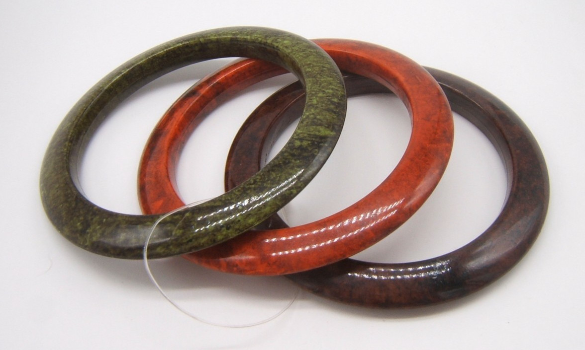 3 BANGLE BRACELETS PLASTIC WITH A MARBLEIZED FINISH MWT
