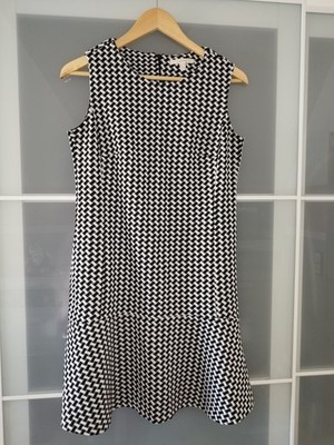 neues Kleid von Esprit  