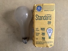NEW Vintage GE 200 watt light bulb. 3920 Lumens