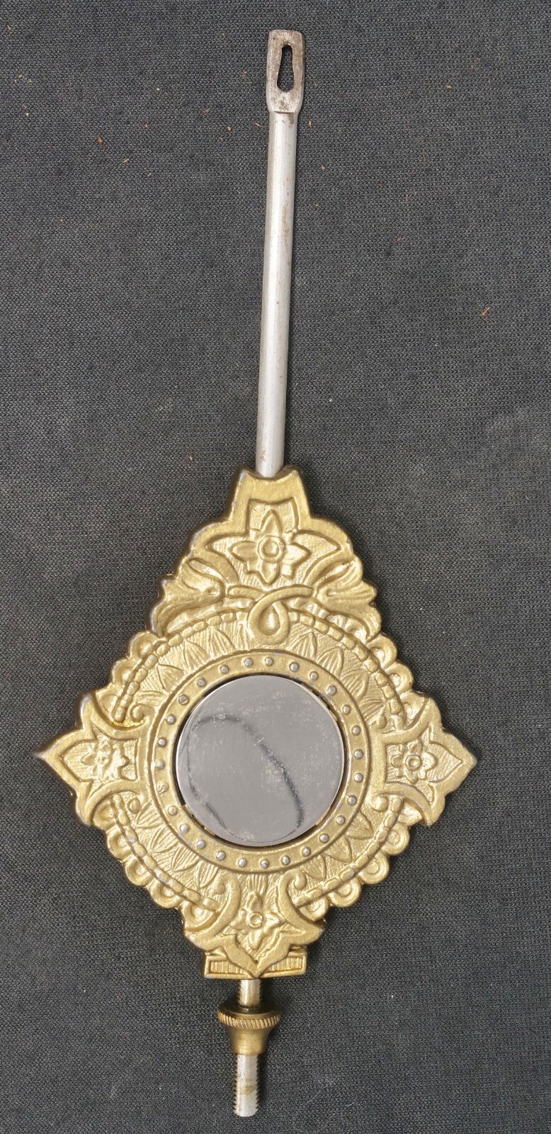 Vintage New Haven Mantel Clock Ornate Pendulum Mirror in Center. 7 1/2" L 115gr