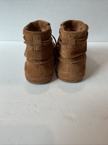 UGG S/N 1019129 Color Brown Size 7.5 - Picture 3 of 8