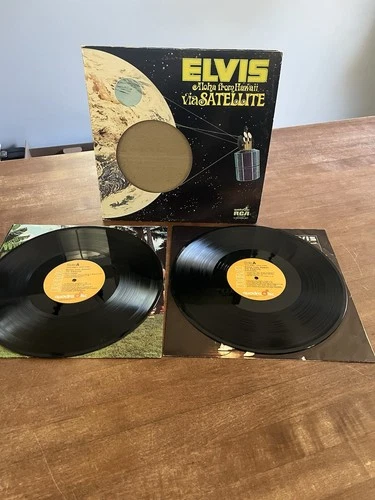 Vintage Elvis Presley-Double 12” LP Aloha From Hawaii via Satellite QuadraDisc