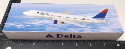 1:200 Delta Boeing 737-800 Jet Plane Model Kit Plastic Flight Miniature NEW