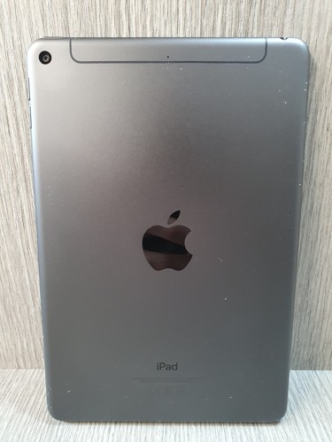 A2124 Apple iPad 5th Gen. 64GB, Wi-Fi, 7.9in - Space Grey Grade C EF0801 - Picture 3 of 5