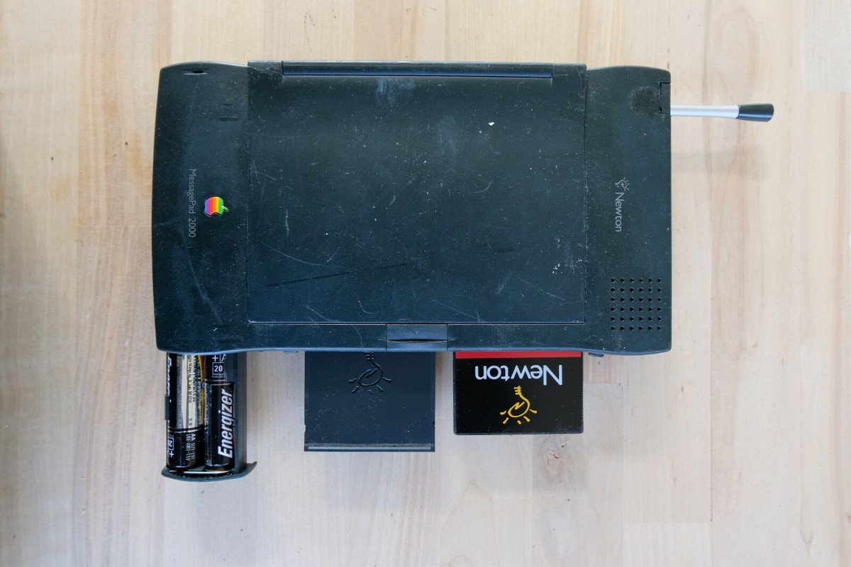 Apple Newton MessagePad 2000 Bundle | eBay