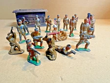 Lot of 17 Barclay Manoil Lead Military Toy Soldiers Marching Sniper Flag & box
