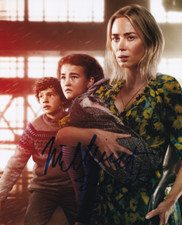 MILLICENT SIMMONDS signed Autogramm 20x25cm QUIET PLACE in Person autograph COA