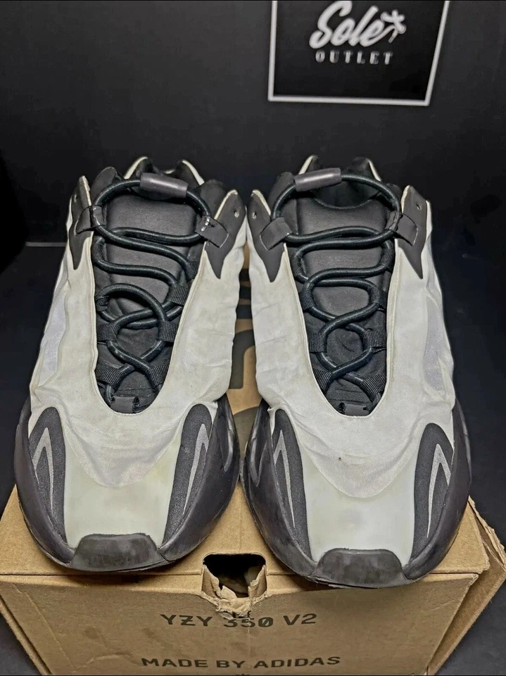 Yeezy Boost 700 MNVN tom azul masculino tamanho 10 GZ7011 sem caixa - Imagem 3 de 4