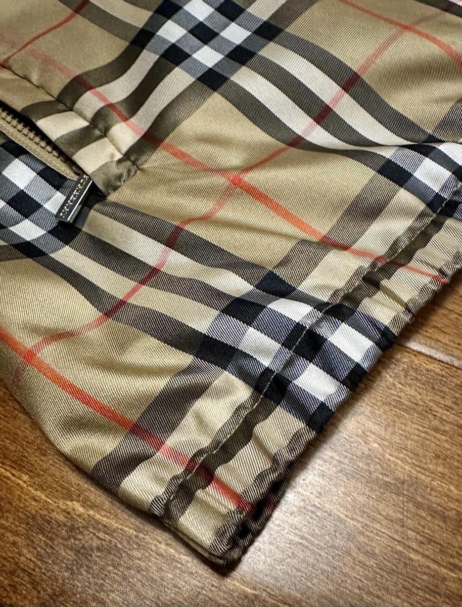 NWOT Burberry Golf Women's Checkered Satin/Mesh Vest Jacket NWOT Burberry Golf Women's Checkered Satin/Mesh Vest Jacket