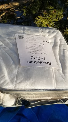 BROOKSTONE MICROFIBRE WHITE ROBE NAP LARGE / EXTRA LARGE - Picture 11 of 12