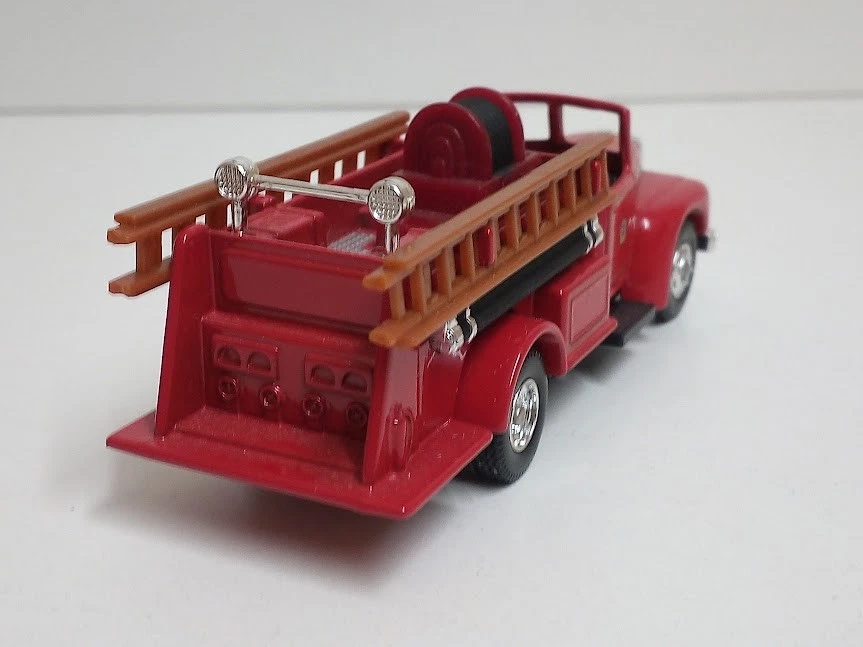 ⛔Mack B Pumper  open 1951 ca. 10 cm Corgi Fire Heros #129/2 - Bild 3 von 4