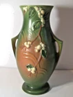 BEAUTIFUL VINTAGE ROSEVILLE VASE MARKED USA IVI-12 & 12 1/2 IN TALL