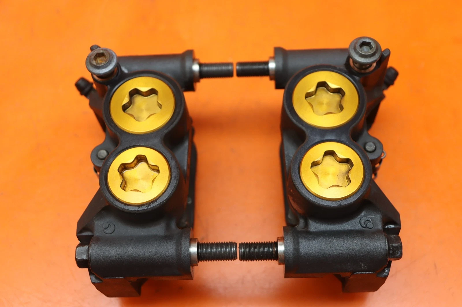 2004-2006 YAMAHA YZF R1 OEM RIGHT LEFT FRONT BRAKE CALIPER SET PAIR CALIPERS