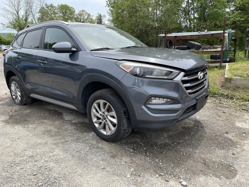 Hyundai Tucson 2017 pilar a izquierdo gris PC: prueba 116 k 2,0 L a AWD -SE- 455561 Foto 2 de 4