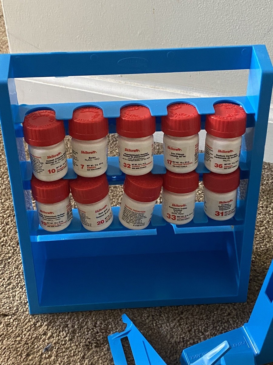CHEMLAB / 1100 TEACHER DESIGNED CHEMISTRY SET MADE BY EDU SCIENCE
