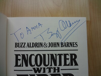 Buzz Aldrin      Apollo 11    handsignierte Unterschrift auf Buchseite.