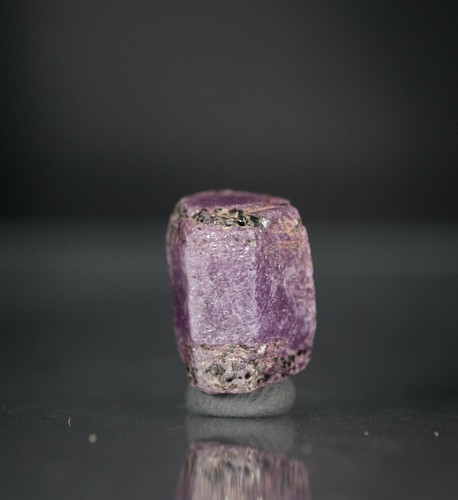 Ruby crystal Mozambique Natural crystal of Ruby Corundum,Red Sapphire - Picture 3 of 11