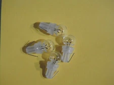 Lionel Trains # 2313-300, 16 Volt Wedge PUSH-IN Bulbs - 4 Pcs