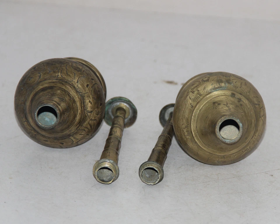 Rociador/botella de agua de rosas finas pequeñas de latón antiguo hecho a mano Foto 3 de 4