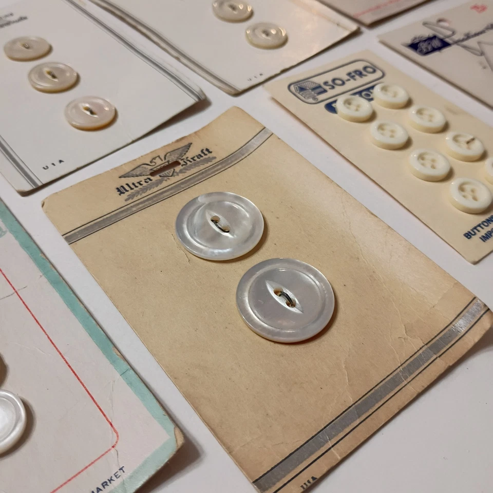 Lote de 8 tarjetas vintage de botones madreperla MOP | Luckyday B&W So-Fro |... Foto 2 de 2