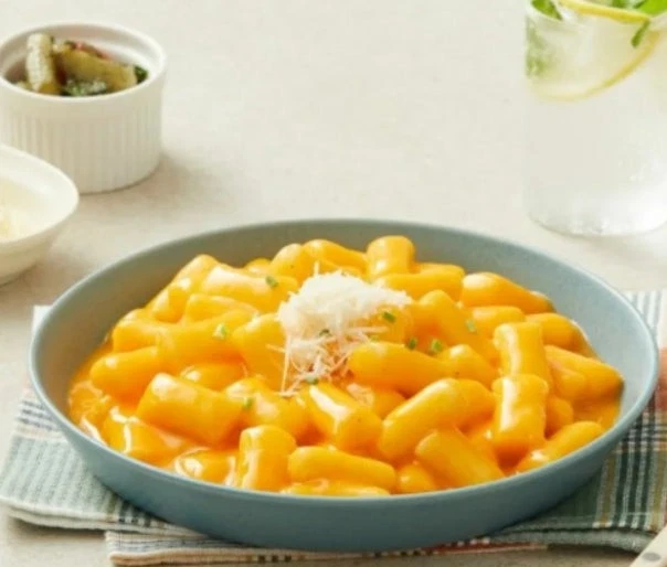 4 x bibigo Cup Tteokbokki Cheese Tteokbokki 108g from Korea - Bild 3 von 4