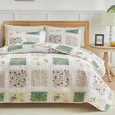 3 Pieces Quilt Set King, Patchwork Floral Boho Design, Soft n Cozy Microfiber...