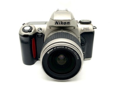 Nikon F65 + Nikon 28-80mm f/3.3-5.6 Kit Set Analog SLR 35mm Kamera Objektiv Body