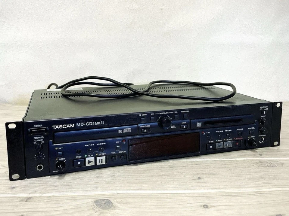TASCAM MD-CD1MKII MD Combinación de CD Reproductor de Cubierta Grabadora de Estudio Probado Japón Foto 2 de 2