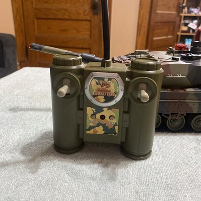 1:18 UNI FUN Remote Control MODEL Tank WITH REMOTE WORKS GOOD