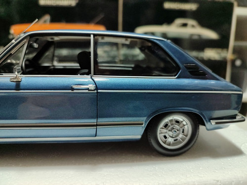 MINICHAMPS 1:18 BMW 2000 tii TOURING 1971 - Imagen 8 de 21