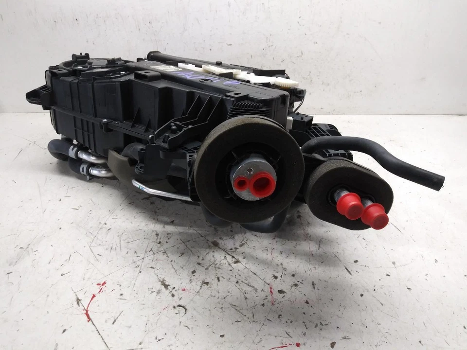 Toyota Highlander 2016 OEM conjunto evaporador de aire acondicionado trasero id 87030-0E030  Foto 4 de 4