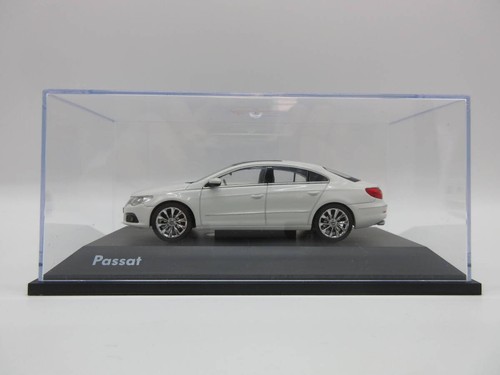 Volkswagen Passat 2011 – Miniature Schuco 1/43 – Montage Métal