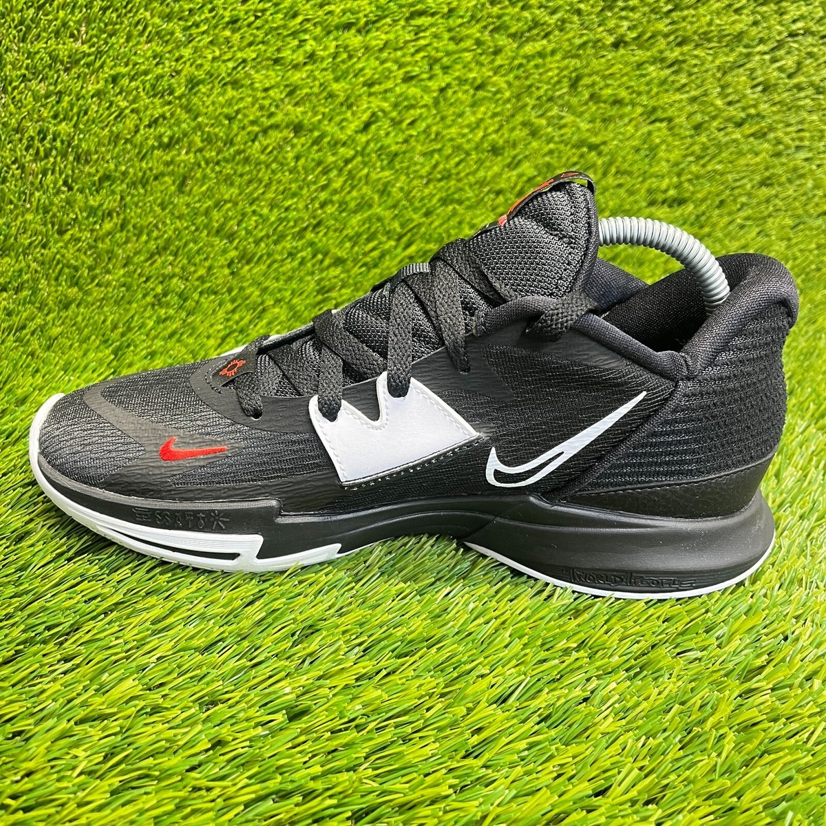 Nike Kyrie Low 5 Mens Size 7.5 Black White Athletic Nike Kyrie Low 5 Mens Size 7.5 Black White Athletic