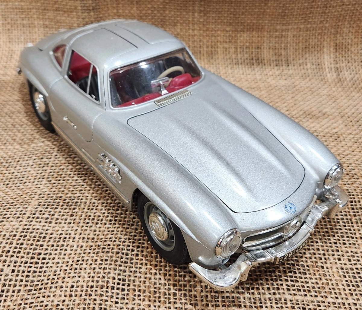 25+ Mercedes-Benz Burago 1:18 Scale Diecast & Toy Vehicles for