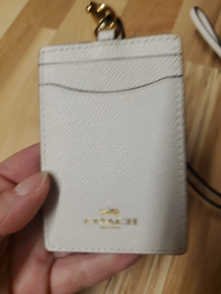 Porta-cartão de identificação Coach cordão branco cremoso - Imagem 2 de 4