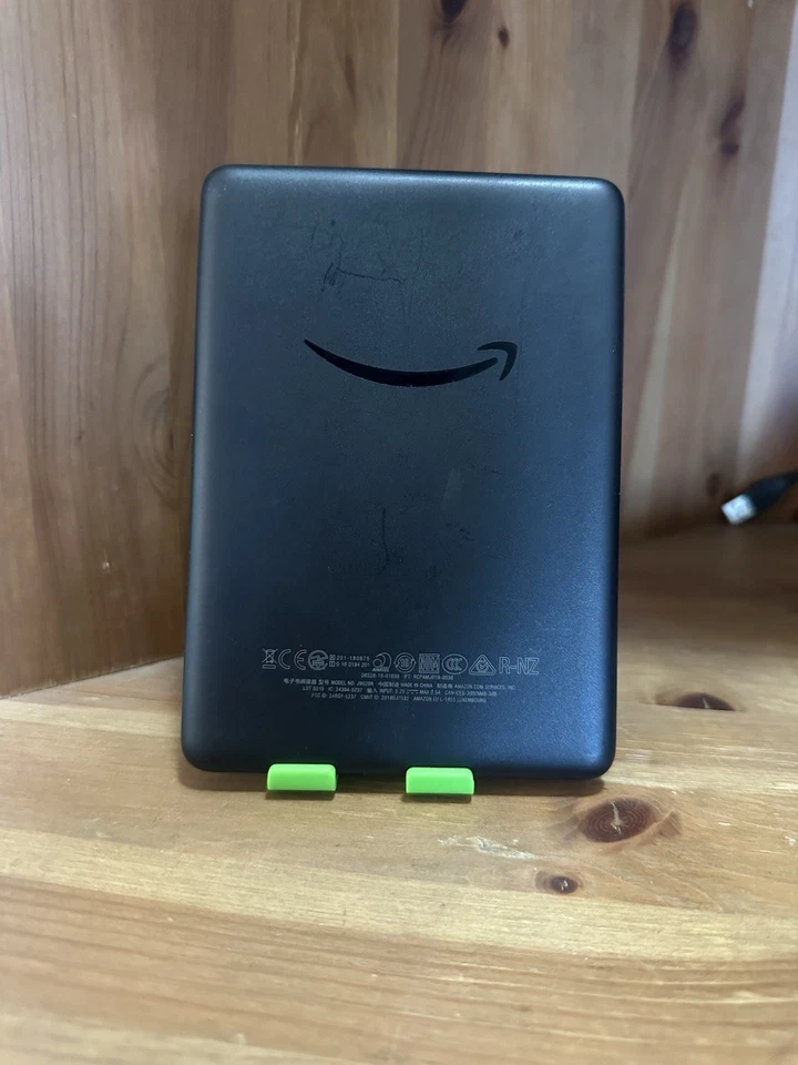 Amazon Kindle 10th 8gb 6 pollici con regolazione integrata - Immagine 2 di 4